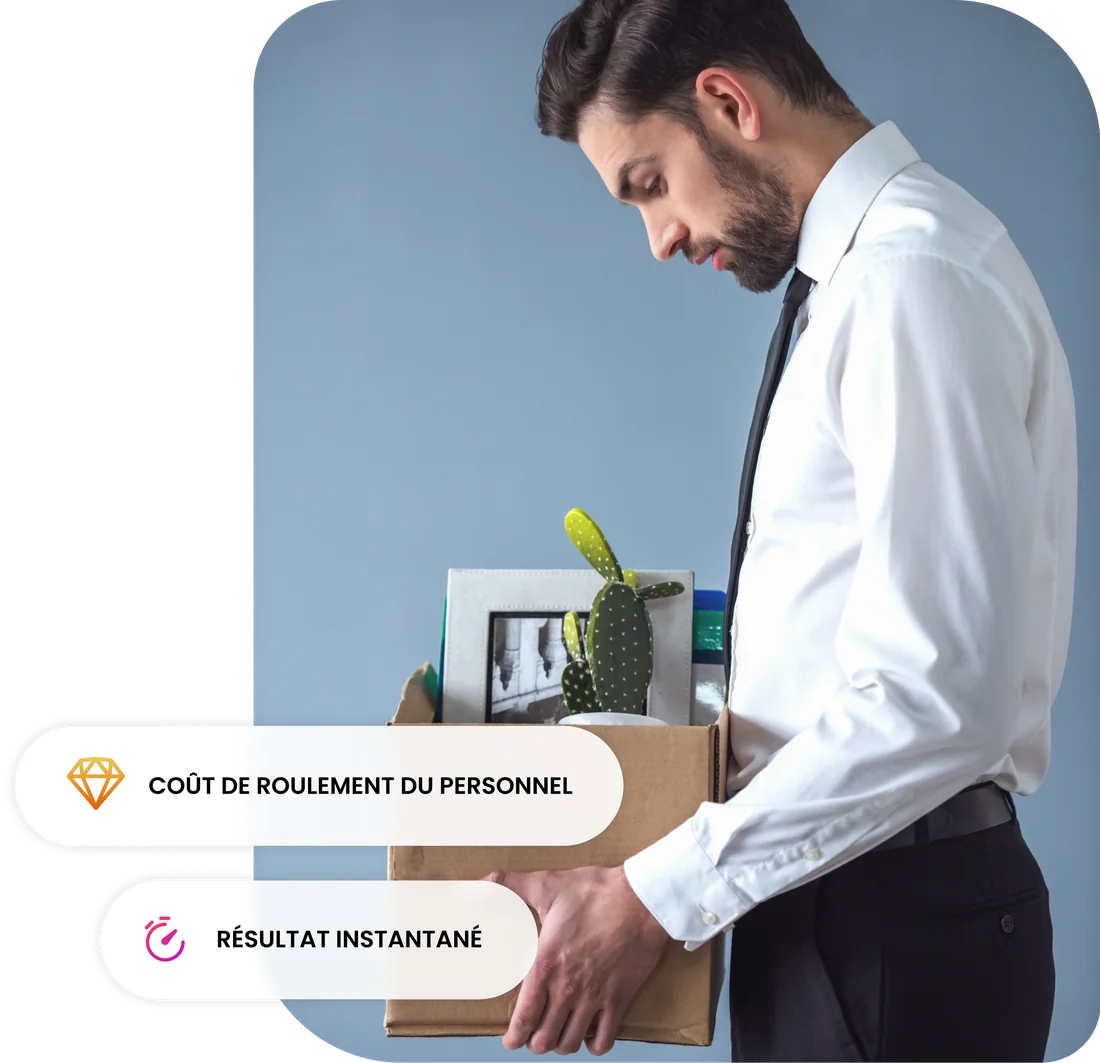 Un employé quitte son poste en emportant ses effets personnels dans un carton : le coût pour embaucher un employé remplaçant, calculé instantanément